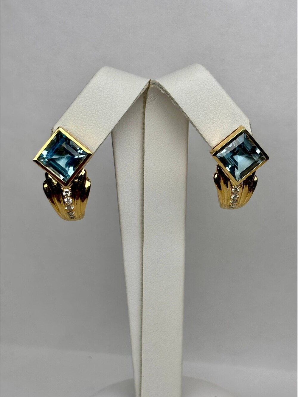 14k Yellow Gold Topaz Earrings